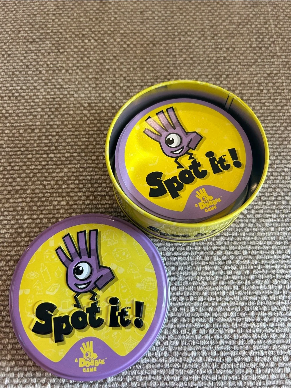 Spot it! Compact Card Game - Yellow & Purple